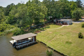Lakefront Paradise with dock!